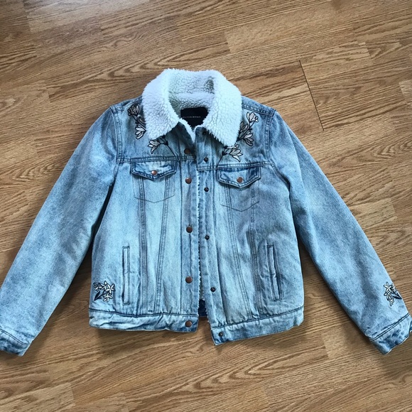 Olivaceous Sherpa Embroidered Jean Jacket - Picture 2 of 6